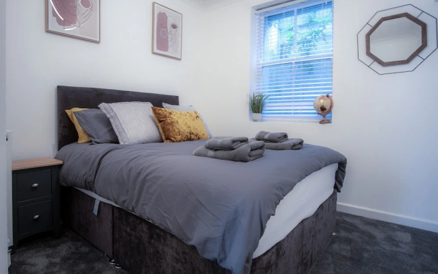 Ivy Cellar - 1 Bedroom Apartment - Tenby