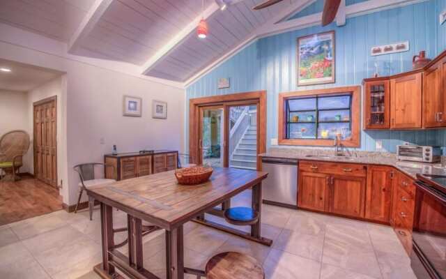 Island Oasis 6 Bedroom Holiday Home