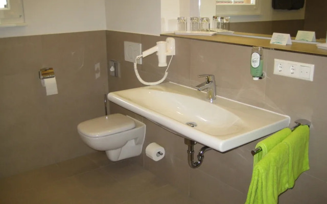 Gasthaus-Pension zur Linde