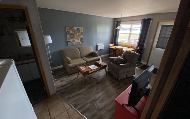 Pines Motel