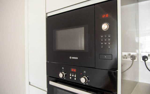 Modern 1BR Home in Vibrant Leith Area