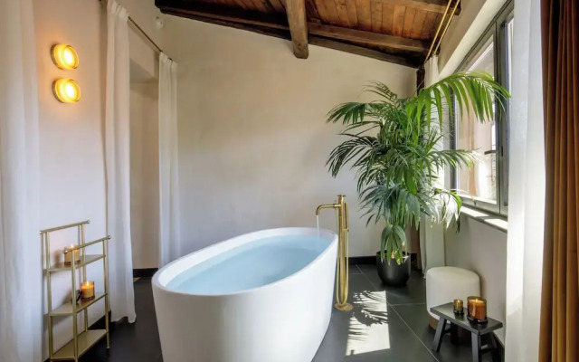 Palazzo Serpe Suites near Colosseum