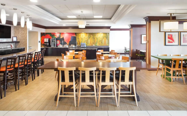 Fairfield Inn and Suites by Marriott Toronto Airport