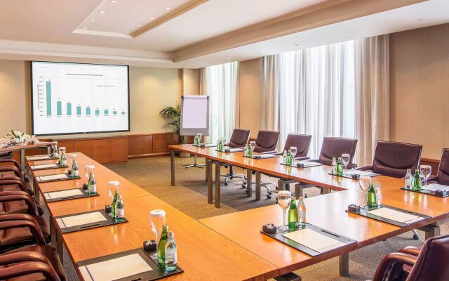 Swissotel Al Murooj Dubai Hotel