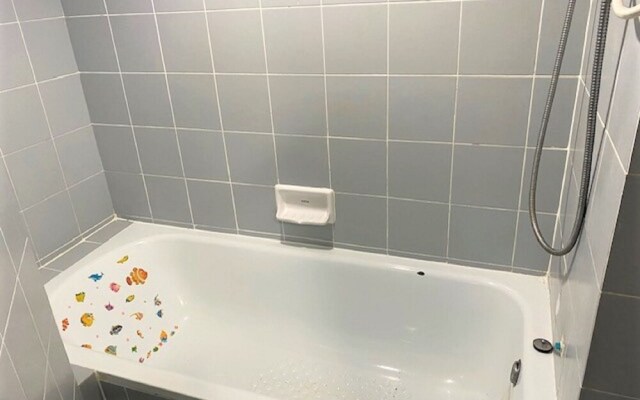 Angket hip Residence Fully Equipped 1 Bedroom + Bath tub & Shower