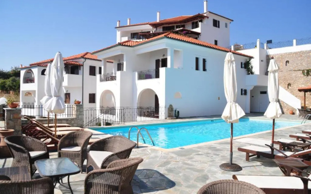 Yalis Hotel