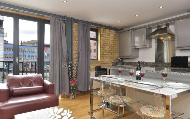 Tower Bridge Superior Apartments