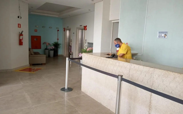 Flat no Farol da Barra 129