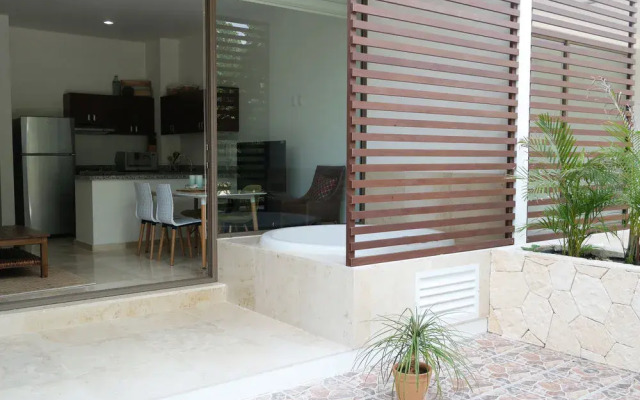 Loft with Jungle View hosted by Olahola
