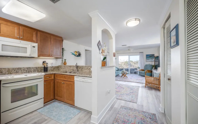 Creston House Condominium
