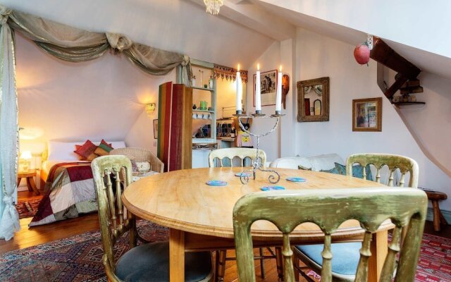 Veeve - The Attic Studio