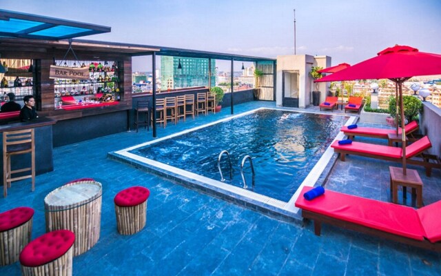 Diamond Palace Resort & Sky Bar