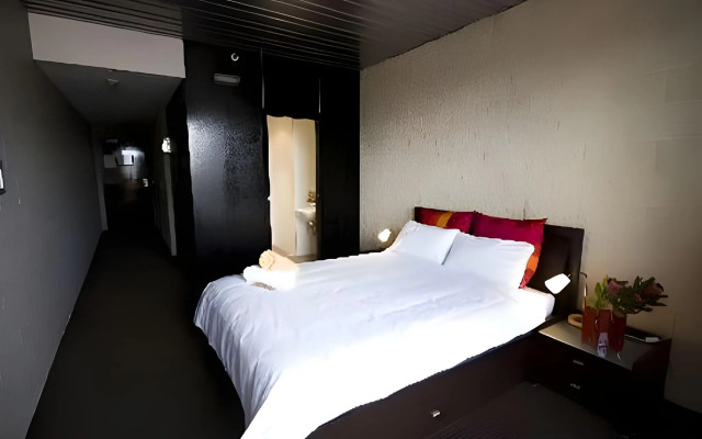 Summer House Backpackers Melbourne