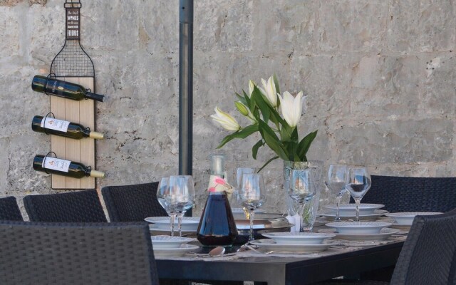 Beautiful Home in Zedno With Wifi and 4 Bedrooms