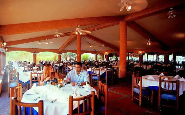 Costa Caribe Beach Hotel & Resort