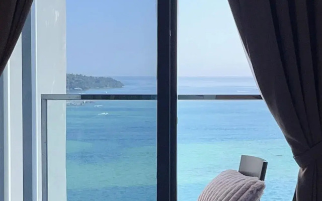 Homesuite' Home at The Shore KK