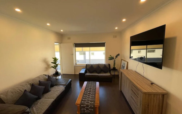 Unwind Esplanade Beach Escape no 10