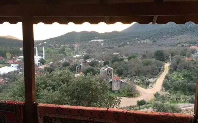 Apollonia Lodge