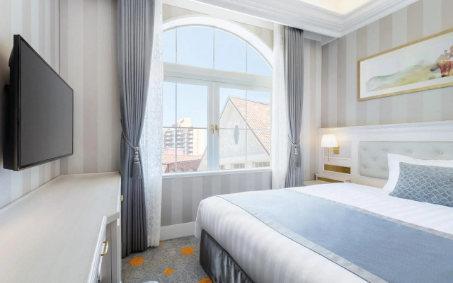 Takarazuka Hotel