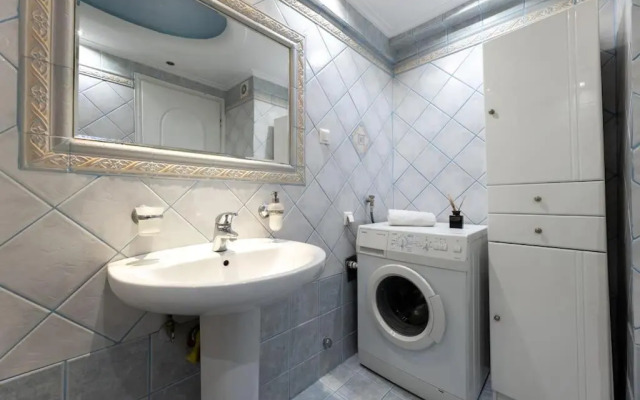 Peristeri 2 BD flat next to metro Agios Antonios