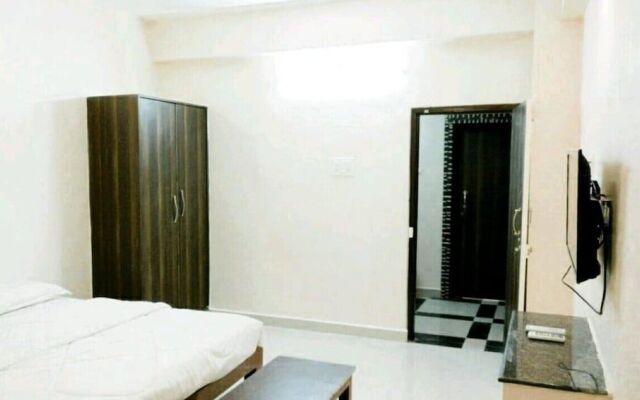 Iroomz Hotel Krishna Inn