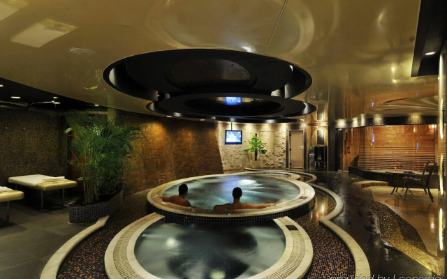 Parklane Hotel