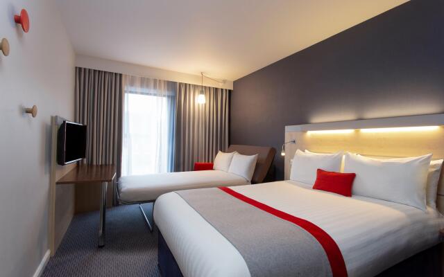 Holiday Inn Express Cheltenham by IHG