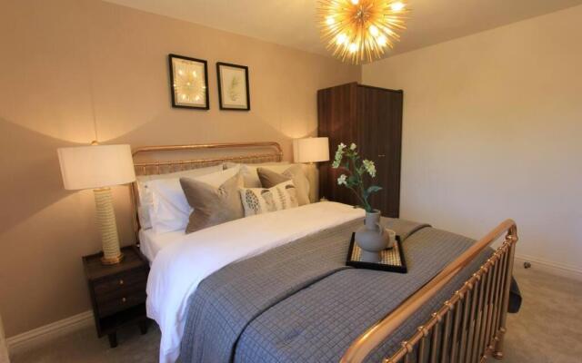 Cabot Mews Apartment 3