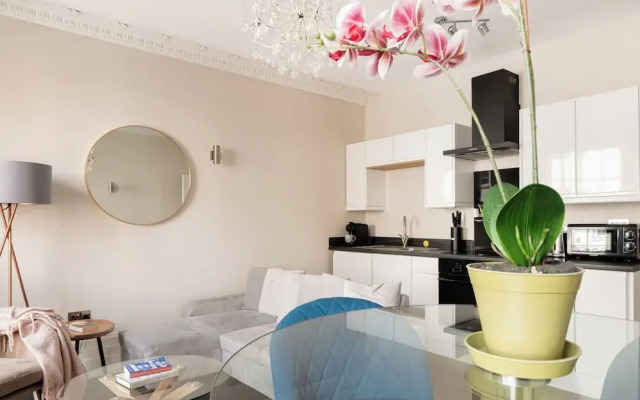 Stunning 2 Bed in Centre of Cheltenham