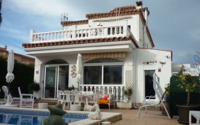 House With 4 Rooms in Miami Platja, With Private Pool, Enclosed Garden