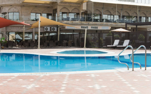 Al Qurum Resort
