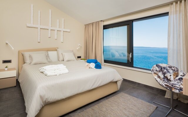 Beachfront Villa Azzurro With Pool