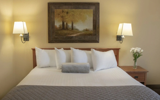 Portlander Inn and Marketplace