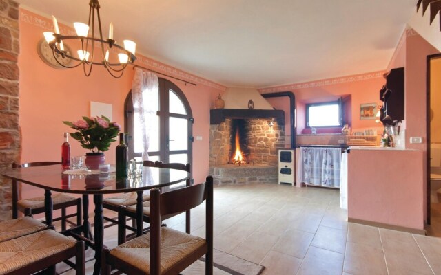 Nice Home in Gracisce With 6 Bedrooms, Internet and Outdoor Swimming Pool
