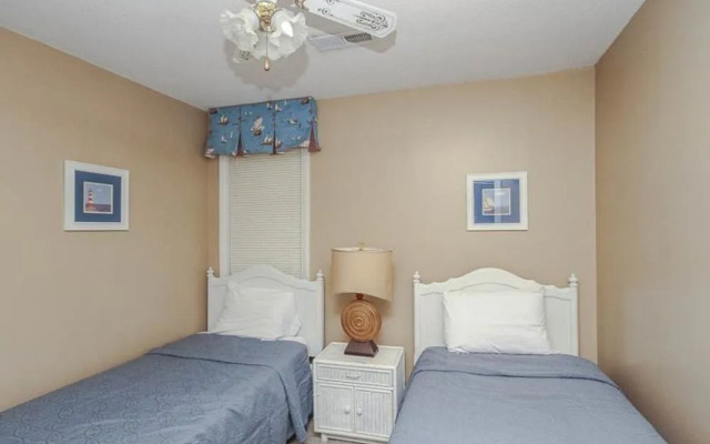 Palm Boulevard 3507 by RedAwning