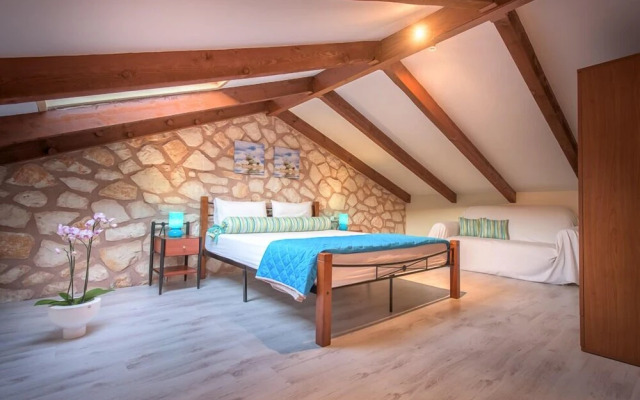 Limneon Villas