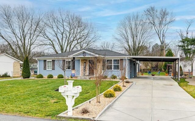 Family-friendly Home w/ Yard: 27 Mi to Nashville!