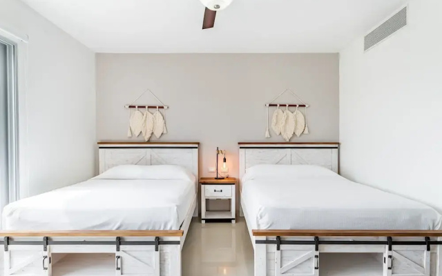 Casa Bali 2 Bedroom Condo by Redawning