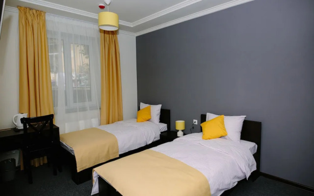 Sunny Hotel