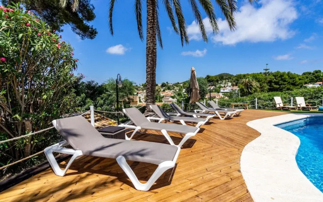 Amazing Villa With Views, Fantastic Bbq Dining Large Pool Area