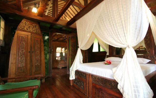 Pondok Sari Beach & Spa Resort