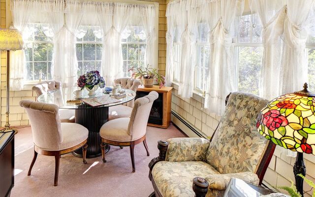 Thorncroft Inn
