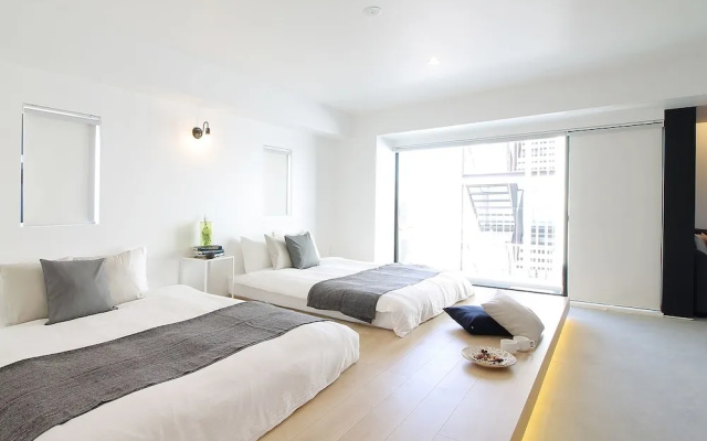 bHotel