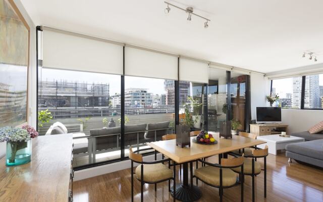 Sunny AC Sydney 2 Bedroom Apt