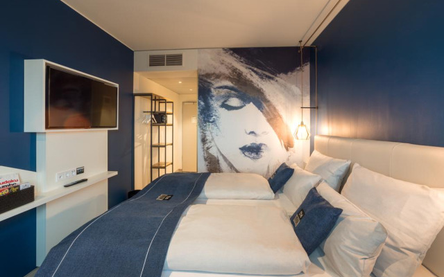 Holiday Inn - the niu, Ridge Halle Central Station by IHG