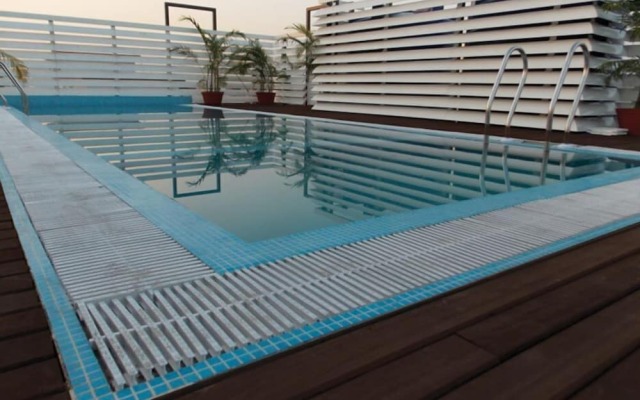 Airport City Hotel