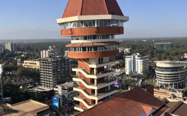 Lovely 2-bedroom Serviced Apart-Hotel with Pool, Wi-Fi in Westlands, Nairobi