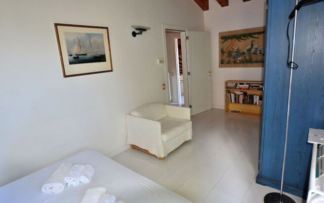 Villa Dismero With Pool