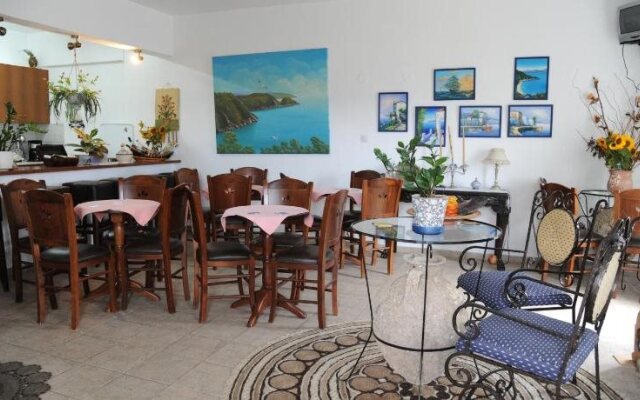 Thalassa Hotel