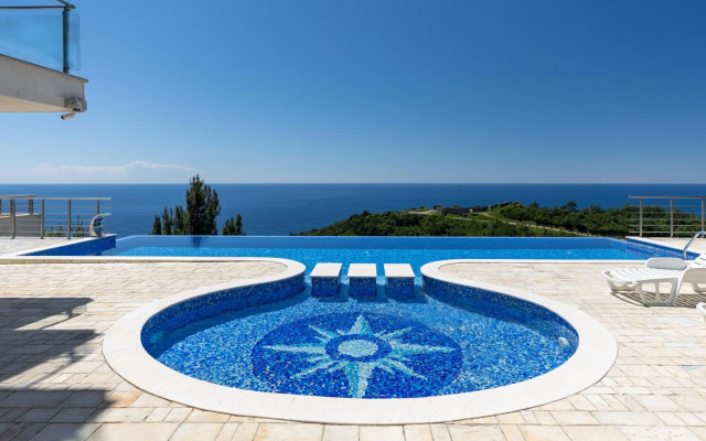 Altezza 14 Premium Tophill best view and pool